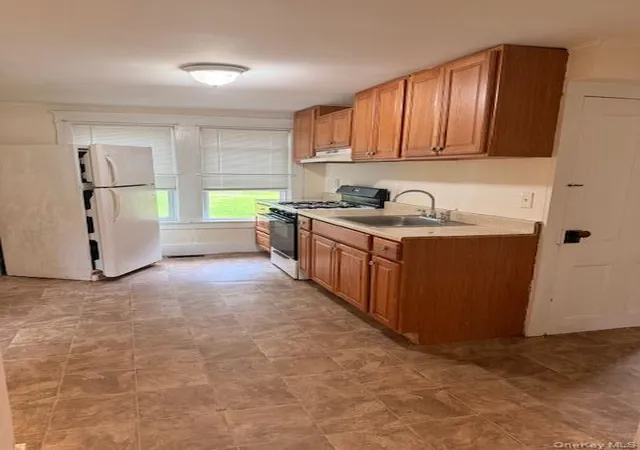 Photo 3 of Single family home for sale at 215 E Front St, Hancock, NY 13783 | MLS# 893664 | Listing updated on 2026-09-03