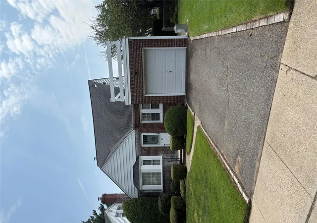 Single Family Residence at 38 Surrey Rd, New Hyde Park, NY 11040 | MLS# 893672 | | Sold on 2025-10-29