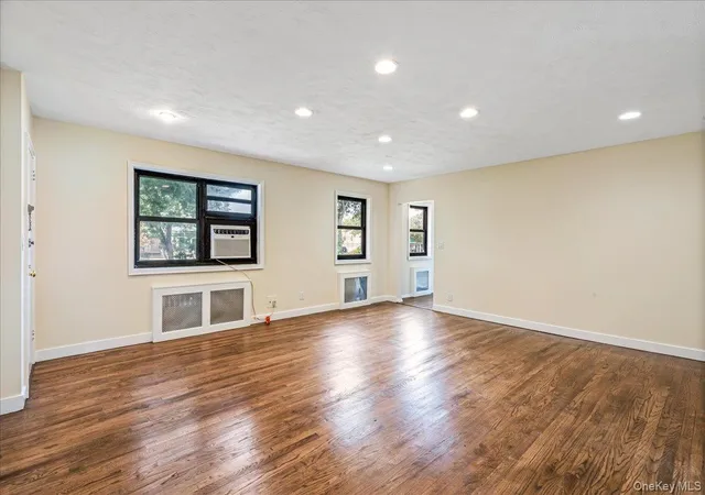 3rd image of 16-37 Utopia Pkwy, New York, NY 11357