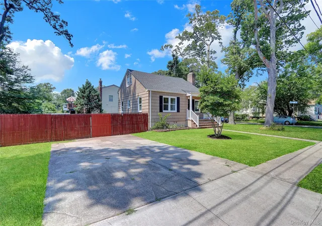 2nd image of 20 Whitman Ave, Islip, NY 11751 | MLS# 893906