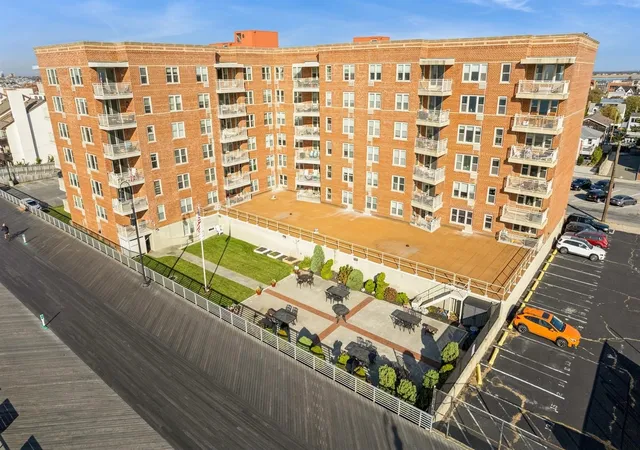 35th image of 560 West Broadway #1G, Long Beach, NY 11561 | MLS# 894355