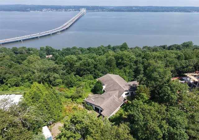 Photo 3 of Single family home for sale at 9 Tweed Blvd, Orangetown, NY 10960 | MLS# 894382 | Listing updated on 2026-09-05
