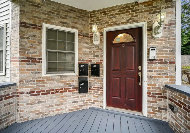 Listing Photo 4 - Condo for sale in building located at 134 Hvn Ave, Mount Vernon, NY 10553