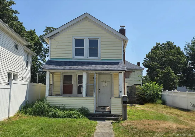 1st image of 31 Union Ave, Patchogue, NY 11772 | MLS# 894566