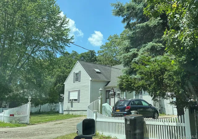 Photo 2 of Single family home for sale at 63 Washington Ave, Mastic Beach, NY 11951 | MLS# 894817 | Listing updated on 2026-09-12