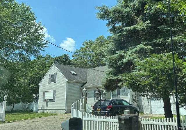 4th image of 63 Washington Ave, Mastic Beach, NY 11951 | MLS# 894817