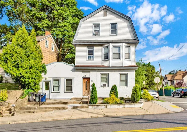 2nd image of 308 5th Ave, New Rochelle, NY 10801 | MLS# 894844