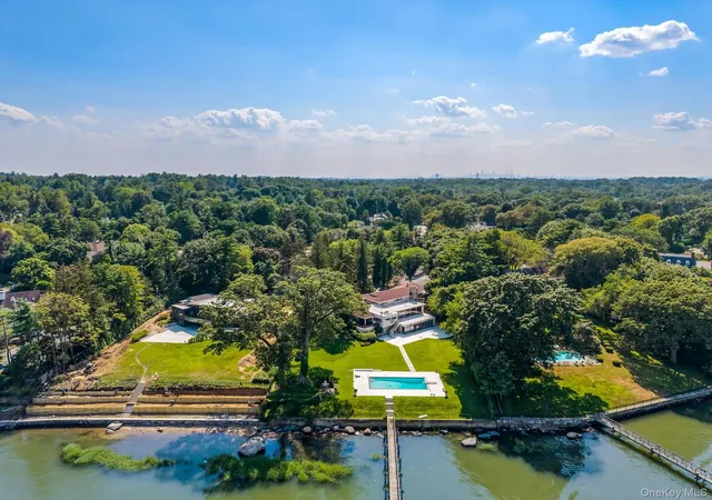 4th image of 512 E Shore Rd, North Hempstead, NY 11024 | MLS# 894911