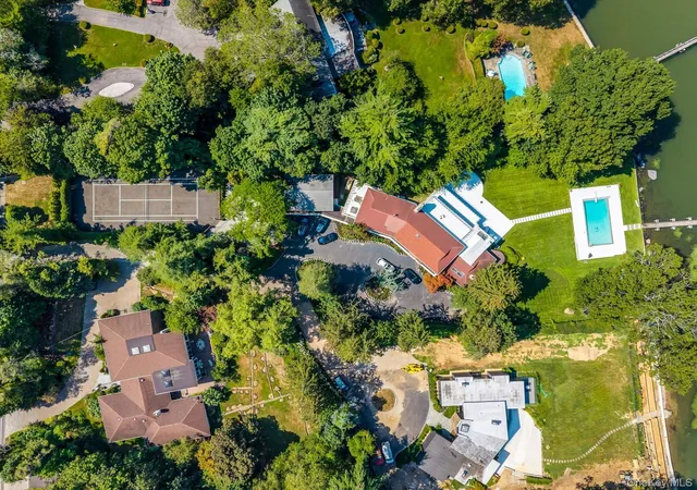 5th image of 512 E Shore Rd, North Hempstead, NY 11024 | MLS# 894911