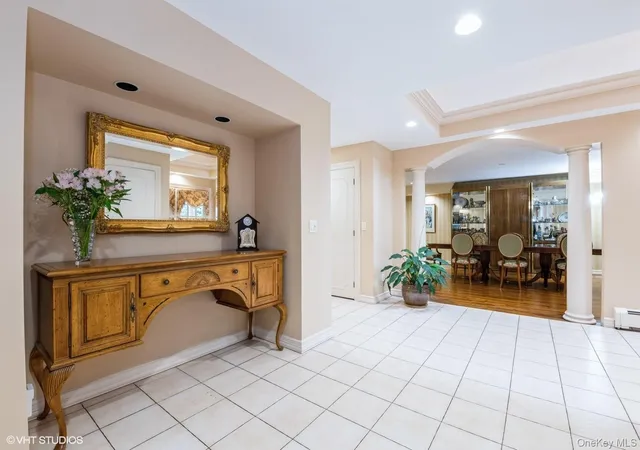 Photo 4 of Single family home for sale at 835 Barberry Ln, Woodmere, NY 11598 | MLS# 895190 | Listing updated on 2026-07-02