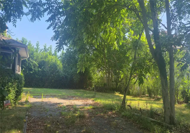 Photo 3 of Sale Pending at 129 David Whites Ln, Southampton, NY 11968 | MLS# 895644 | Listing updated on 2025-09-24