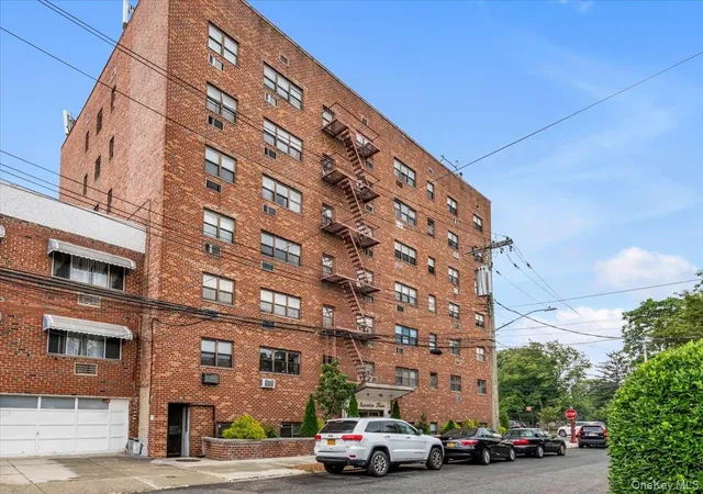 2nd image of 4200 Herkimer Pl, Bronx, NY 10470