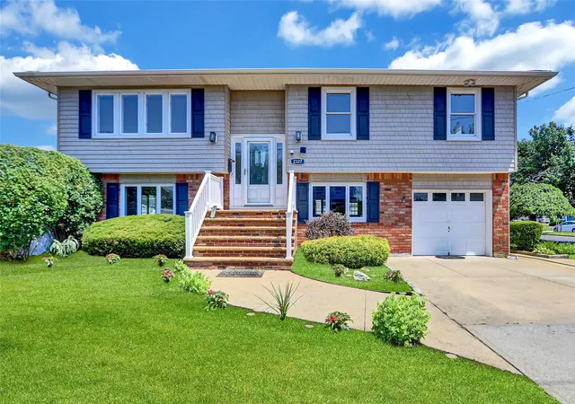 1st image of 2327 Mattituck Ave, Oyster Bay, NY 11783 | MLS# 895885