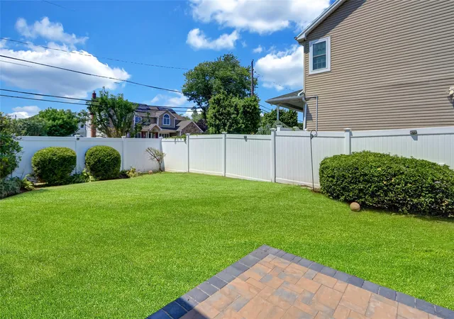 27th image of 2327 Mattituck Ave, Oyster Bay, NY 11783 | MLS# 895885