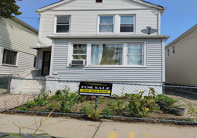 Photo 1 of Sale Pending at 2235 Seward Ave, Bronx, NY 10473 | MLS# 896414 | Listing updated on 2025-10-04