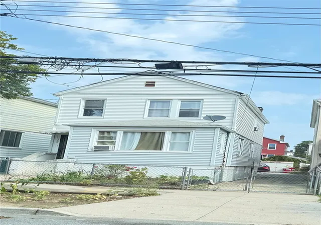 Photo 2 of Sale Pending at 2235 Seward Ave, Bronx, NY 10473 | MLS# 896414 | Listing updated on 2025-10-04