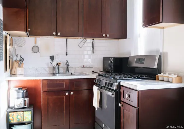 4th image of 160-15 Powells Cove Blvd #A304, Whitestone, NY 11357 | MLS# 897183