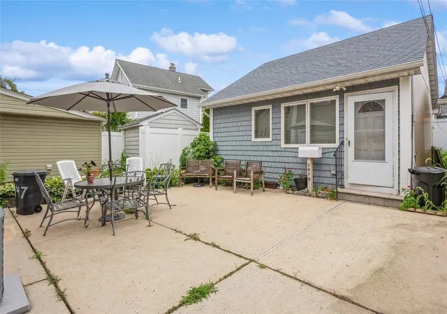 Photo 2 of Single family home for sale at 347 Bayville Ave, Bayville, NY 11709 | MLS# 897325 | Listing updated on 2026-04-15
