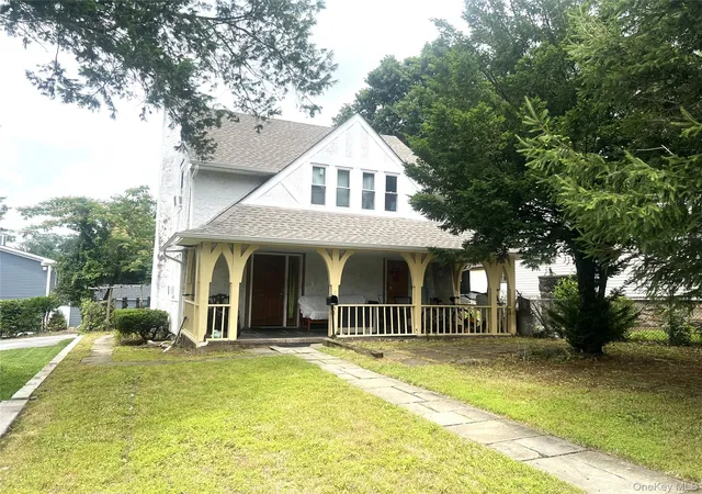Single family home for sale at 5 Crest Pl, Elmsford, NY 10523 | MLS# 897369 | Listing updated on 2026-05-01