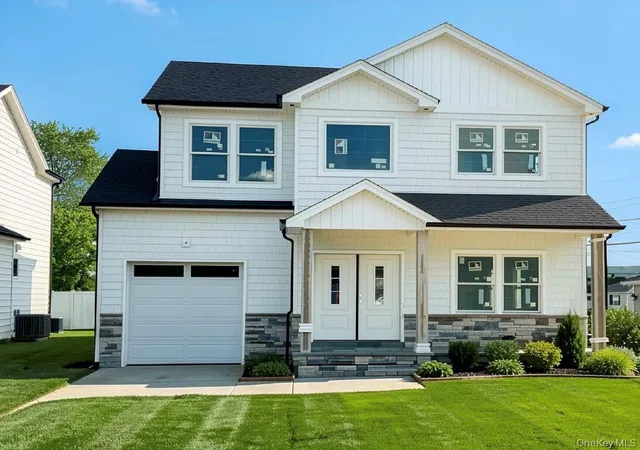 2nd image of 27 Cypress Ave, Oyster Bay, NY 11714 | MLS# 897718