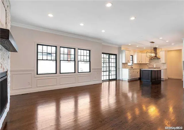 4th image of 27 Cypress Ave, Oyster Bay, NY 11714 | MLS# 897718