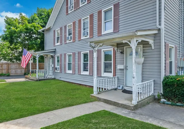 3rd image of 46 Lincoln Ave, Sayville, NY 11782 | MLS# 898151