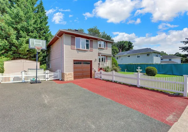 3rd image of 57 Elizabeth Dr, Bethpage, NY 11714 | MLS# 898400