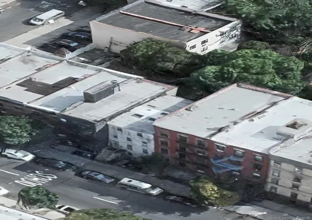 Photo 3 of Sale Pending at 141 Marcus Garvey Blvd, Brooklyn, NY 11206 | MLS# 899282 | Listing updated on 2025-08-28