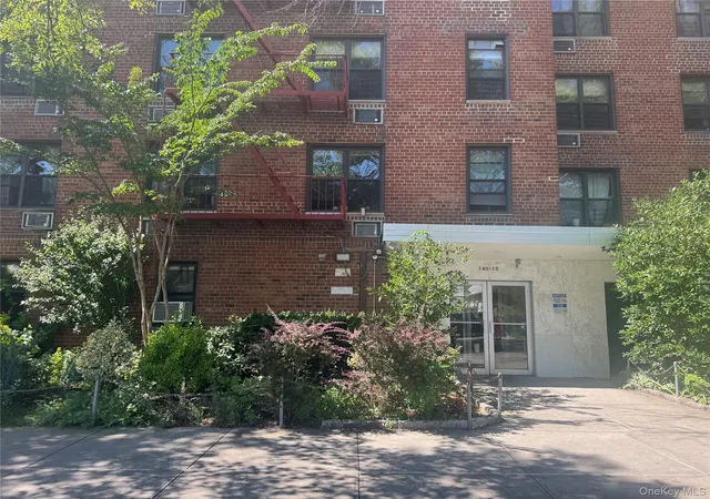 3rd image of 140 15 Holly Ave #2M, Flushing, NY 11355 | MLS# 899300