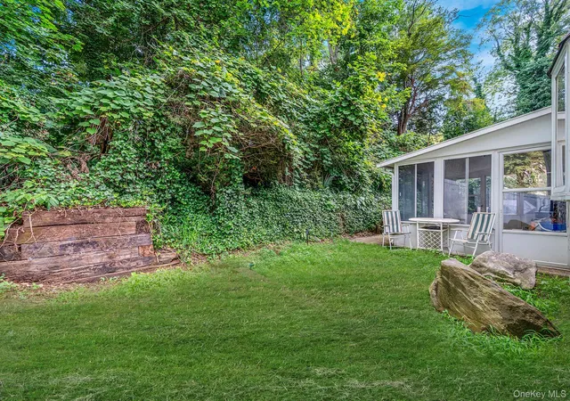 4th image of 72 Upland Dr, East Northport, NY 11731 | MLS# 899302