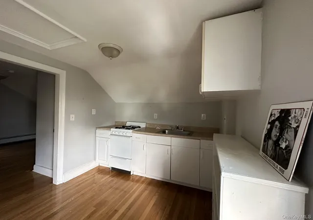 2nd image of 10 N Prospect St, Nyack, NY 10960 | MLS# 900041