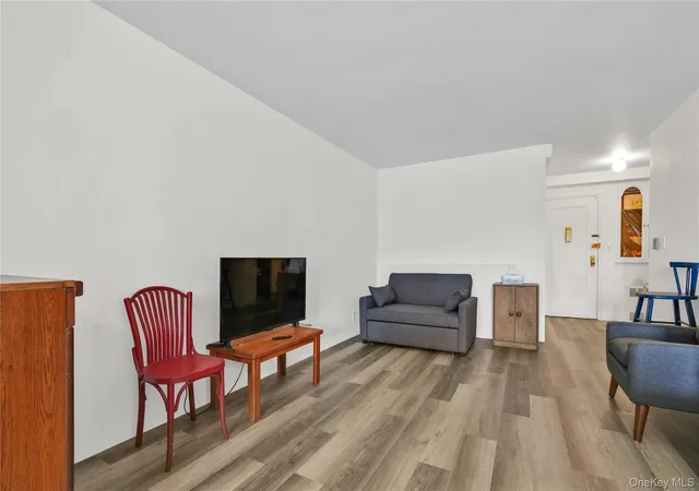 5th image of 35-51 85Th St, New York, NY 11372