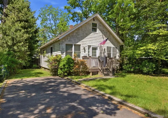 3rd image of 26 Garfield Ave, Islip, NY 11730 | MLS# 900208