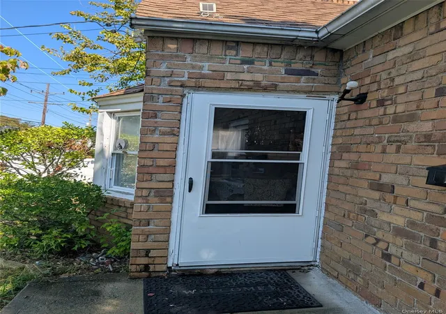 Photo 1 of Single family home for sale at 186 Westbury Blvd, Hempstead, NY 11550 | MLS# 900316 | Listing updated on 2026-08-11