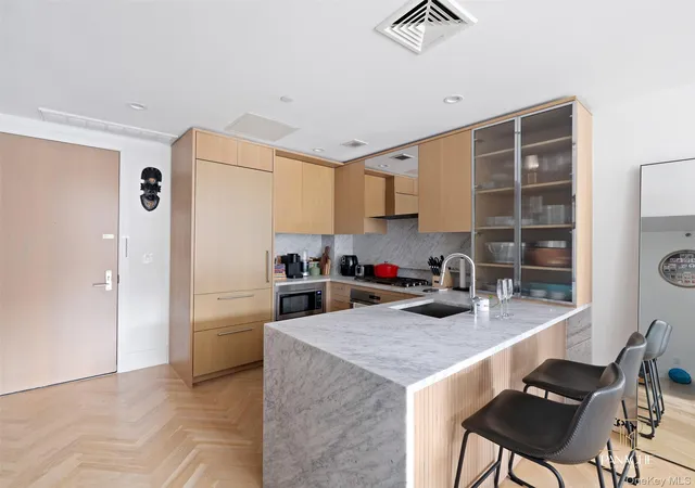 Homes for sale in New York, NY | 300 W 122Nd St #6N, New York, NY 10027 | MLS# 900563