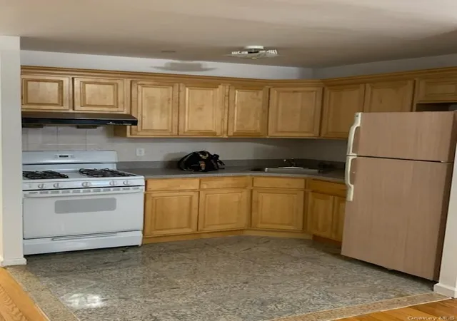 5th image of 8523 Broadway, New York, NY 11373