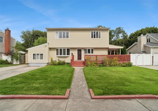 Single family home for sale at 79 Elizabeth Dr, Bethpage, NY 11714 | MLS# 901237 | Listing updated on 2026-05-16