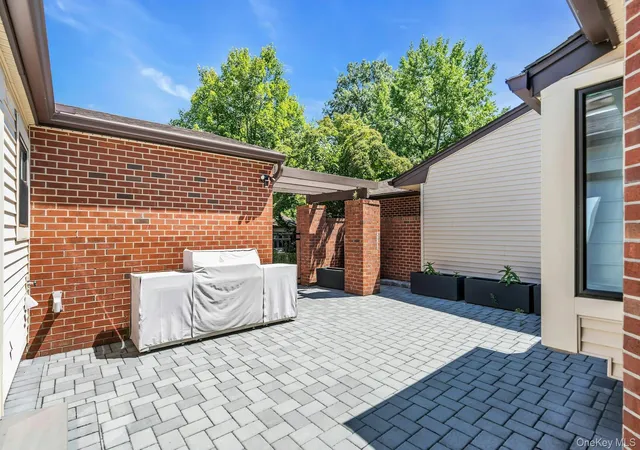 Photo 3 of Sale Pending at 211 Hornbill Dr, North Hempstead, NY 11030 | MLS# 902219 | Listing updated on 2026-07-28