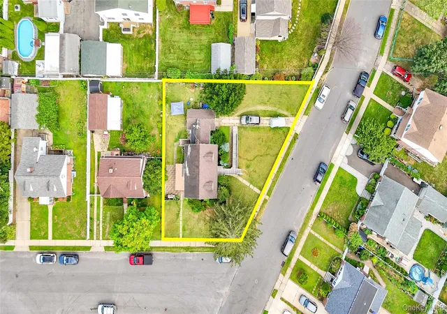 25th image of 2347 Roosevelt Ave, Hempstead, NY 11554 | MLS# 902530