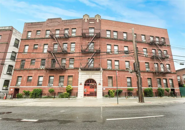 2nd image of 31-14 Crescent St, Astoria, NY 11106