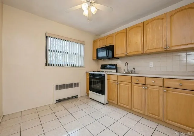 Photo 1 of Condo for sale at 73 21 220th St #139B2, Oakland Gardens, NY 11364 | MLS# 902898 | Listing updated on 2026-08-30
