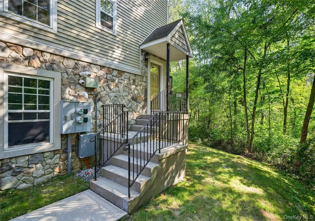 Photo 3 of Sale Pending at 26 Seeley Bull St, Monroe, NY 10950 | MLS# 903152 | Listing updated on 2025-10-20