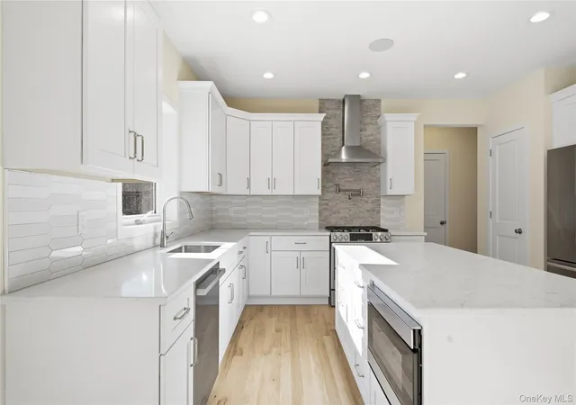 4th image of 2 Fourth Ave, Brookhaven, NY 11720 | MLS# 903337