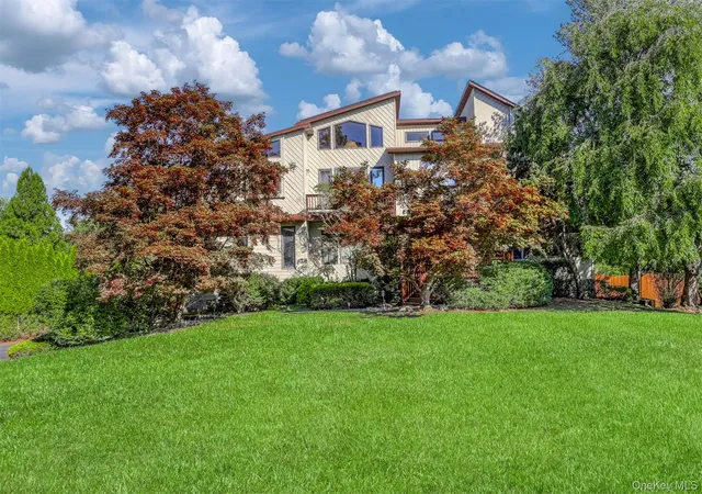 Photo 1 of Single family home for sale at 26 Snowdrop Dr, Clarkstown, NY 10956 | MLS# 903354 | Listing updated on 2026-10-07