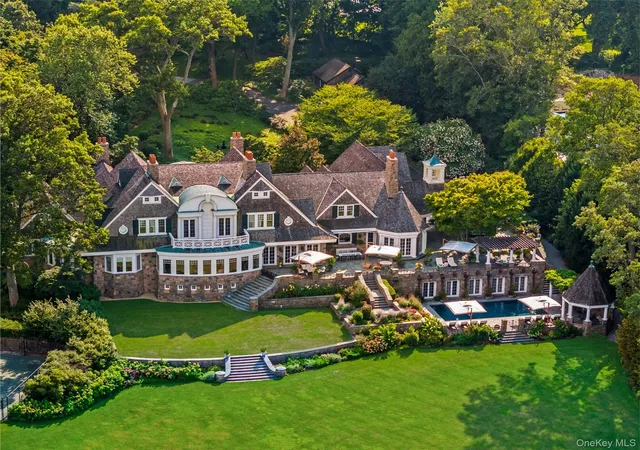 Photo 3 of Mansion for sale at 227 Dock Ln, Great Neck, NY 11024 | MLS# 903415 | Listing updated on 2026-04-14