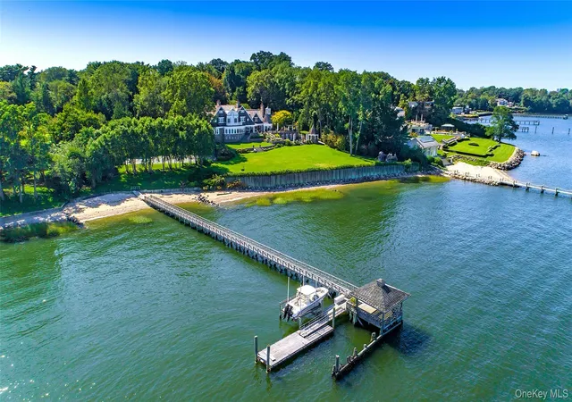 2nd image of 227 Dock Ln, Great Neck, NY 11024 | MLS# 903415