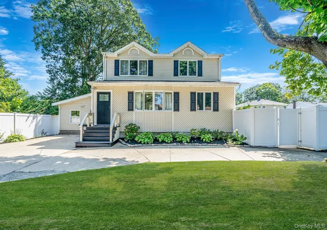 2nd image of 10 Roy Ave, West Islip, NY 11795 | MLS# 903417