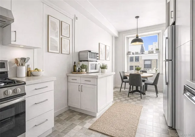 3rd image of 390 Riverside Dr, New York City, NY 10025