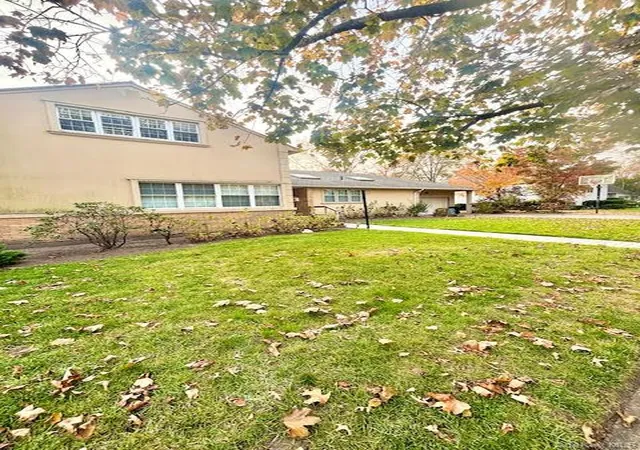 Photo 2 of Single family home for sale at 573 Fairway Dr, Woodmere, NY 11598 | MLS# 904145 | Listing updated on 2026-03-22