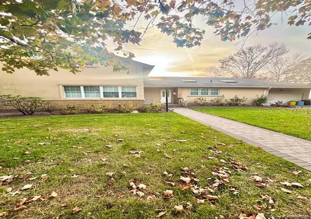 Photo 1 of Single family home for sale at 573 Fairway Dr, Woodmere, NY 11598 | MLS# 904145 | Listing updated on 2026-03-22